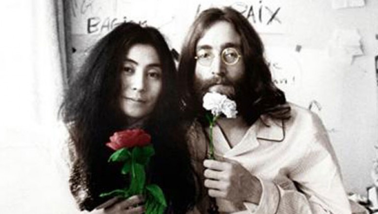 HAPPY XMAS (WAR IS OVER). (Ultimate Mix, 2020) John & Yoko Plastic
